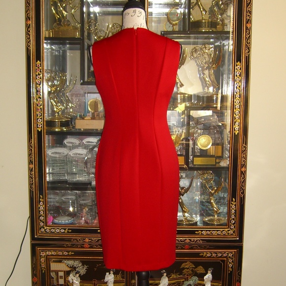 CALVIN KLEIN RED SLEEVELESS SHEATH DRESS WITH GOLD DETAIL 4 - Picture 4 of 5